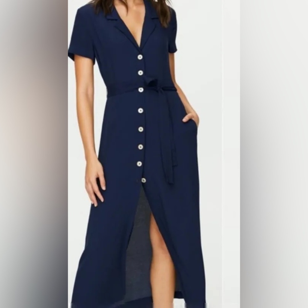 NWT Aritzia Wilfred button-front shirt dress. Size medium.